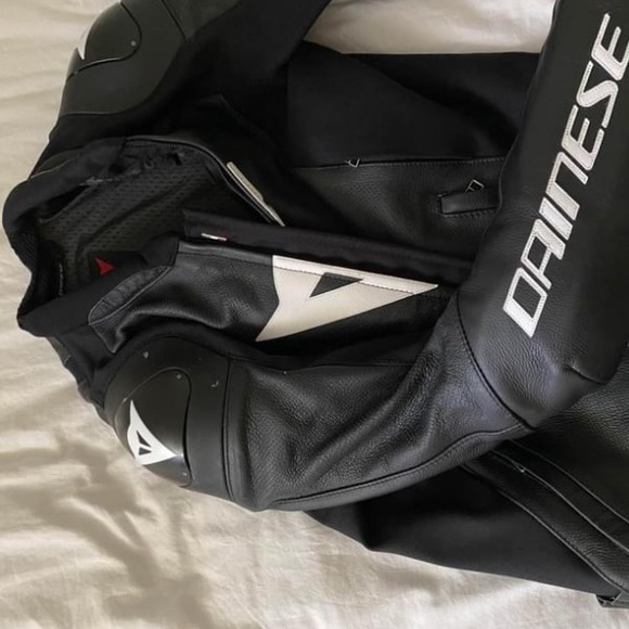 Dainese Sport Pro Leather Jacket - Picture 3 of 6